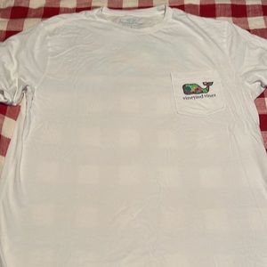 No stains or issues nice white t-shirt